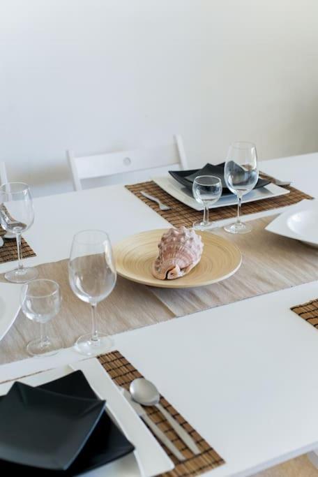 Lisbon Waves Surf Lodge Almada Zewnętrze zdjęcie