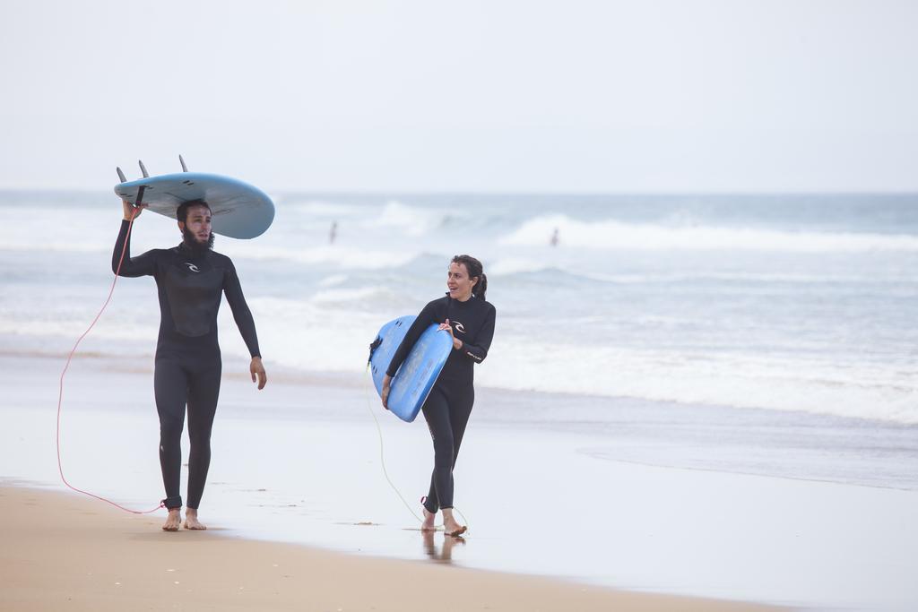 Lisbon Waves Surf Lodge Almada Zewnętrze zdjęcie